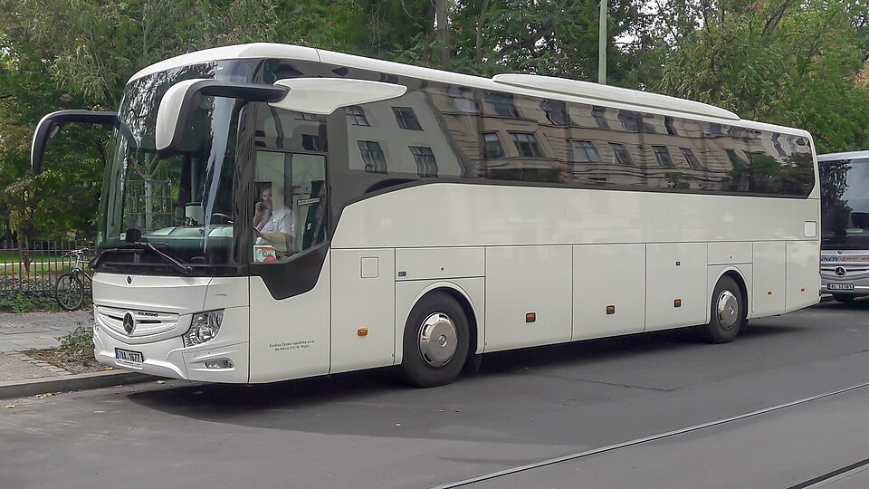 Bus · jusqu’à 50 personnes — photo d’illustration de la gamme
