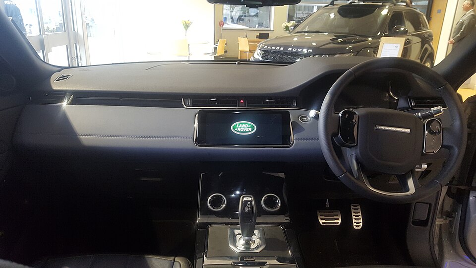 Habitacle d’un Range Rover Evoque, photo d’illustration